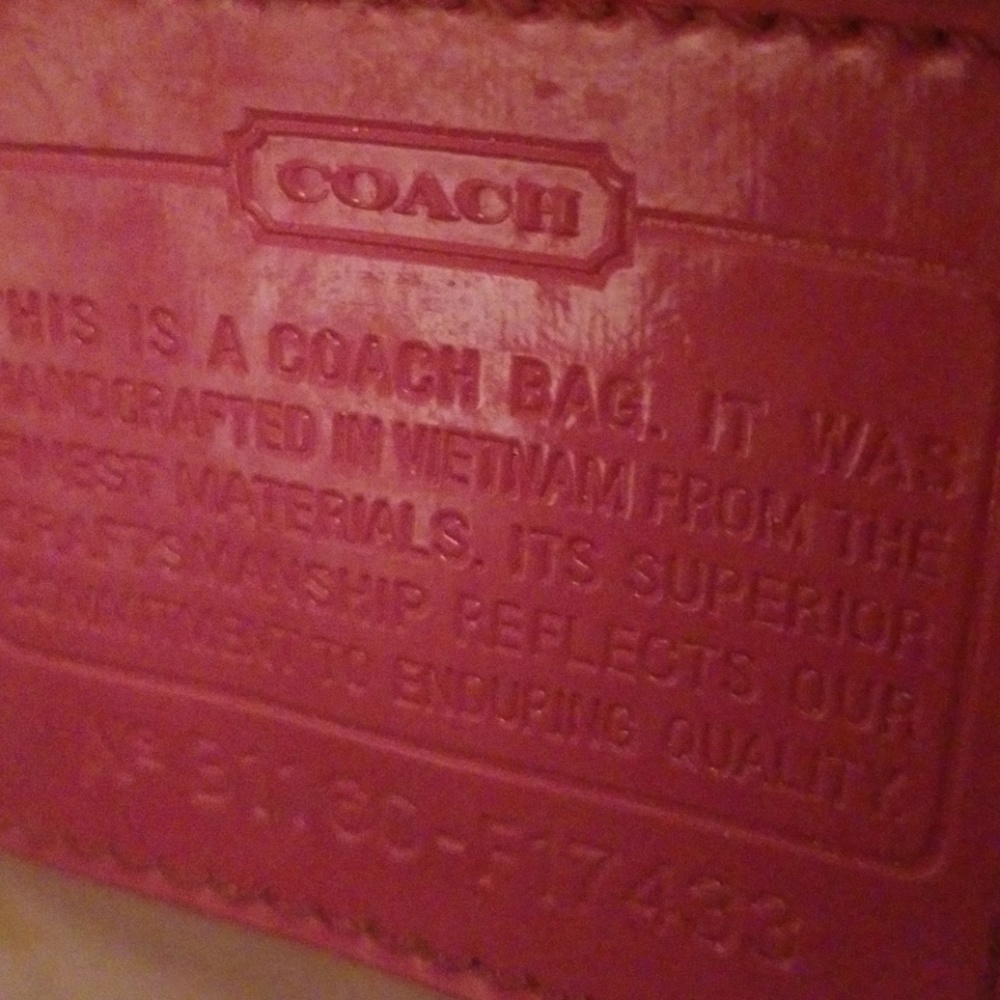 Signature Coach - Picture 3 of 4